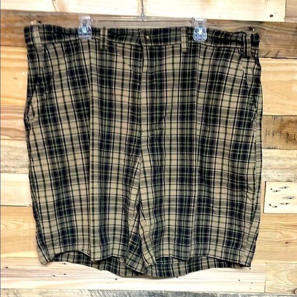 St John’s Bay size 44 Plaid Shorts in Brown and Black 100% Cotton with Pockets - Picture 1 of 10